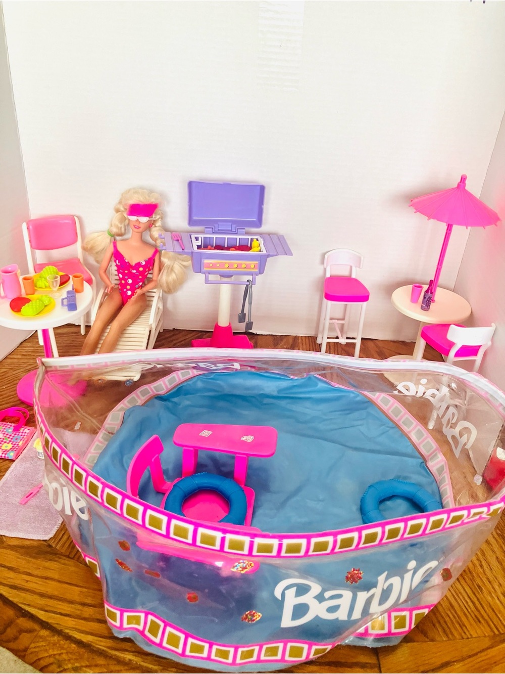 Barbie Vintage Pool & Some Extra Accessories Incomplete Read